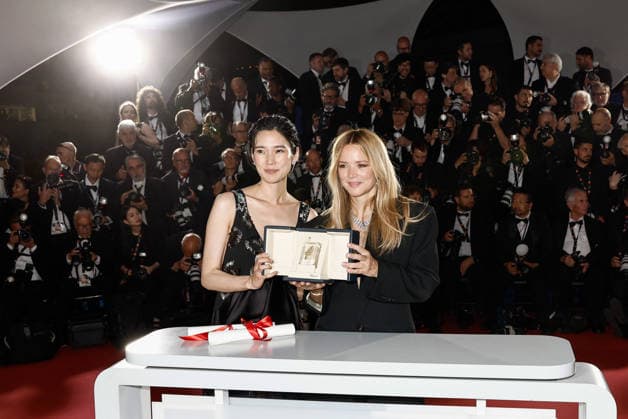 Tao Okamoto, Virginie Efira Prix dinterprétation féminine pour le film Soudain Photocall of the winners of the 79th Cannes International Film Festival On may 23th 2026 Jacovides Moreau Bestimage Photocall of the winners of the 79th Cannes International Film Festival On may 23th 2026 Cannes France  Copyright: xJACOVIDES-MOREAUx xBESTIMAGExJACOVIDES-MOREAUx xBESTIMAGEx