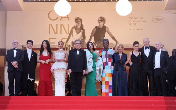 Thierry Frémaux, Diego Cespedes, Chloé Zhao, Ruth Negga, Park Chan wook, Demi Moore, Isaach de Bankolé, Iris Knobloch, Laura Wandel, Stellan Skarsgard, Paul Laverty Montée des marches pour la cérémonie de clôture du 79ème Festival International du Film de Cannes, le 23 mai 2026 Jacovides Moreau Bestimage Red carpet for the closing ceremony of the 79th Cannes International Film Festival Opening ceremony on May 23, 2026 Cannes France  Copyright: xJACOVIDES-MOREAUx xBESTIMAGExJACOVIDES-MOREAUx xBESTIMAGEx