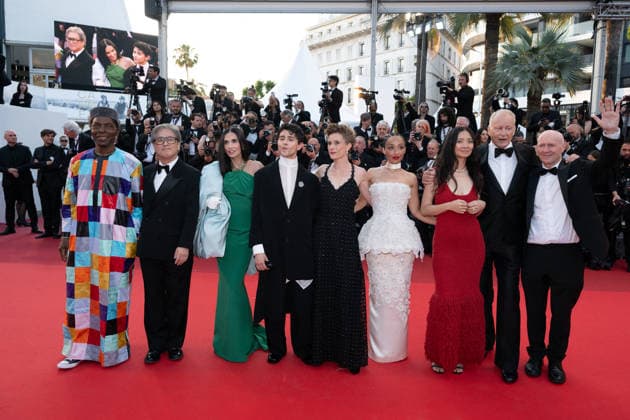 Cannes Closing Ceremony Red Carpet LZ Paul Laverty, Diego Céspedes, Laura Wandel, Isaach de Bankolé, Stellan Skarsgard, Park Chan-wook, Demi Moore, Ruth Negga and Chloé Zhao attending the Closing Ceremony Red Carpet during the 79th Cannes International Film Festival in Cannes, France on May 23, 2026, the film selected in the Official Competition. Photo by Laurent Zabulon ABACAPRESS.COM  Copyright: xZabulonxLaurentx