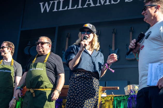 2026 BottleRock Napa Valley - Day 1 Chef Emeril Lagasse and Chelsea Handler seen onstage at the Williams Sonoma Culinaryduring the 2026 BottleRock festival at Napa Valley Expo on May 22, 2026 in Napa, California. Napa California United States Copyright: xPaigexErlandson imageSPACEx