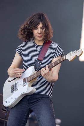 May 23, 2026, Napa, California, U.S: CARRIE BROWNSTEIN of The Return of Jackie and Judy during the BottleRock Music Festival in Napa, California Napa U.S  - ZUMAs135 20260523_zap_s135_037 Copyright: xDanielxDeSloverx