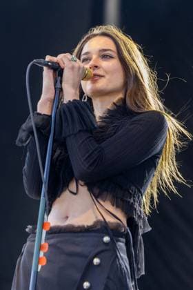 May 23, 2026, Napa, California, U.S: Musician CHARLOTTE LAWRENCE during the BottleRock Music Festival in Napa, California Napa U.S  - ZUMAs135 20260523_zap_s135_087 Copyright: xDanielxDeSloverx