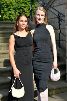 Cosima Henman und Klara Lange beim BMW X Staatsoper Unter den Linden Event Staatsoper für alle 2026 mit der Live-Übertragung von Nabucco auf dem Bebelplatz. Berlin, 23.05.2026 *** Cosima Henman and Klara Lange at the BMW X Staatsoper Unter den Linden event Staatsoper für alle 2026 with the live broadcast of Nabucco on Bebelplatz Berlin, 23 05 2026 Foto:xM.xBehrensx xFuturexImagex staatsoper_6525