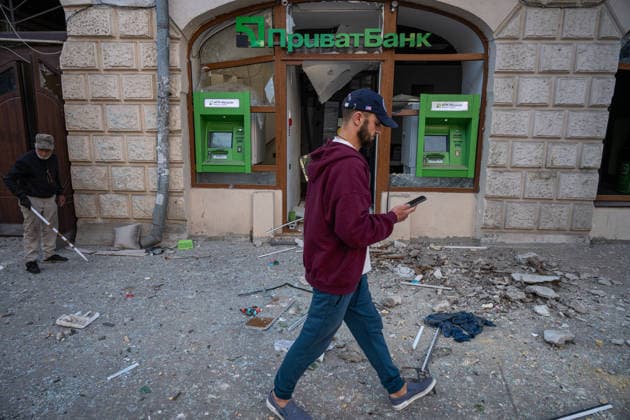 2 killed and 56 wounded in a Russian airstrike on Kyiv KYIV, UKRAINE - MAY 24: A view at a destroyed bank after a Russian attack in Kyiv, Ukraine on May 24, 2026. Danylo Antoniuk Anadolu Kyiv Ukraine. Editorial use only. Please get in touch for any other usage.  Copyright: x2026xAnadoluxDanyloxAntoniukx