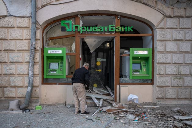 2 killed and 56 wounded in a Russian airstrike on Kyiv KYIV, UKRAINE - MAY 24: A view at a destroyed bank after a Russian attack in Kyiv, Ukraine on May 24, 2026. Danylo Antoniuk Anadolu Kyiv Ukraine. Editorial use only. Please get in touch for any other usage.  Copyright: x2026xAnadoluxDanyloxAntoniukx