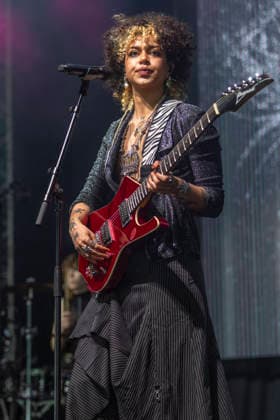 Nxdia performs at Neighbourhood Festival Nxdia (Nadia Ahmed) performs at Neighbourhood Festival, Warrington, England, 23rd May 2026, Credit:Mike Gray MIKE GRAY - B4227 Avalon  Copyright: xMikexGrayx xMIKExGRAYx-xB4227x xAvalonx 1104825168