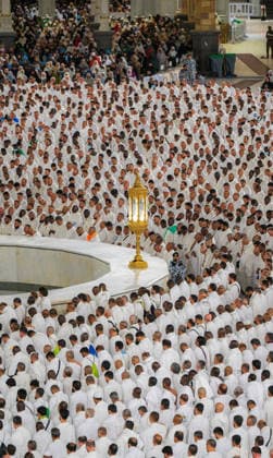 Muslim worshippers perform the dawn prayer around the Kaaba at the Grand Mosque complex in the holy city of Mecca Muslim worshippers perform the dawn prayer around the Kaaba at the Grand Mosque complex in the holy city of Mecca, Saudi Arabia, on May 24, 2026, ahead of the annual Hajj pilgrimage. Millions of Muslims from around the world are expected to gather in Saudi Arabia for the annual pilgrimage rituals. Photo by SPA Saudi Press Agency APA Images Mecca Mecca Saudi Arabia 240526_Saudi_Arabia_SPA_00(14) Copyright: xSPAxSaudixPessxAgencyxSaudixPressxAgencyx xapaimagesx