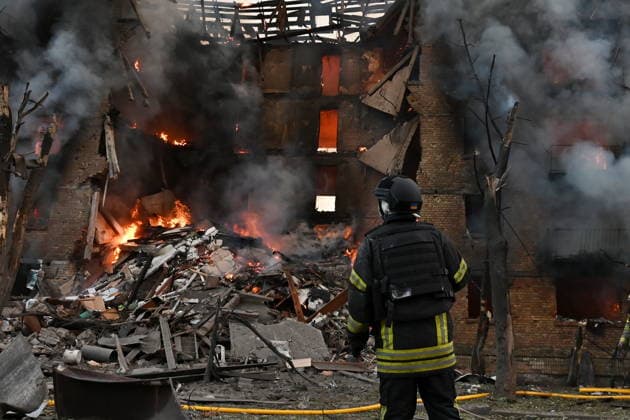 May 24, 2026, Kyiv, Ukraine: Firefighters work at the scene of a fire in a destroyed apartment building as a result of a Russian missile attack. A large ballistic missile attack pounded Kyiv early on May 24, authorities said, wounding at least five people after Moscow threatened retaliation for strikes in Russian-occupied eastern Ukraine. Kyiv Ukraine  - ZUMAs197 20260524_aaa_s197_010 Copyright: xAleksandrxGusevx