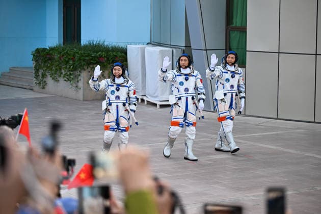 (260524) -- JIUQUAN, May 24, 2026 -- Chinese astronauts Zhu Yangzhu (C), Zhang Zhiyuan (R) and Li Jiaying attend the send-off ceremony at the Jiuquan Satellite Launch Center in northwest China, May 24, 2026. A send-off ceremony for the three Chinese astronauts of the Shenzhou-23 crewed space mission was held here on Sunday. ) FOCUS Send-off ceremony held for Chinese astronauts of Shenzhou-23 mission LixZhipeng 