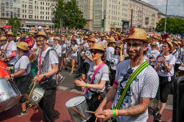 Karneval der Kulturen 2026, Event, Strassenfest, , Multikulti, Berlin-Kreuzberg, Karneval der Kulturen 2026, Event, Strassenfest , Multikulti, Berlin-Kreuzberg, 30 Jahre Karneval der Kulturen, Samba, Start Nr. 1 Sapucaiu no Samba *** Carnival of Cultures 2026, event, street party, , multicultural, Berlin Kreuzberg, Carnival of Cultures 2026, event, street party, multicultural, Berlin Kreuzberg, 30 years Carnival of Cultures, Samba, Start Nr 1 Sapucaiu no Samba