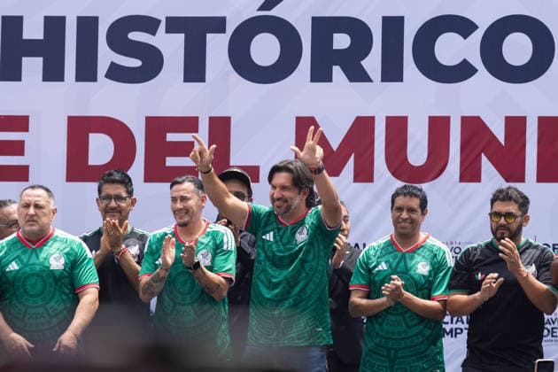 May 24, 2026, Mexico City, Mexico: The mural Futbol, recognized as the Guinness World Record largest hand painted brush football mural, was inaugurated in the Martin Carrera neighborhood of Mexico City. Created by Mexican artists, the artwork connects the Mesoamerican ballgame with contemporary football ahead of the 2026 FIFA World Cup. Former soccer players CUAUHTEMOC BLANCO, FRANCISCO KIKIN FONSECA, GERMAN VILLA and ANGEL REYNA attended the event, along with authorities from the Gustavo A. Madero borough and representatives of the Libertad Creativa Intercultural y Objetiva Foundation and the Elena Poniatowska Amor Foundation Mexico City Mexico - ZUMAl178 20260524_znp_l178_030 Copyright: xCristianxLeyvax