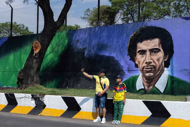 May 24, 2026, Mexico City, Mexico: The mural Futbol, recognized as the Guinness World Record largest hand painted brush football mural, was inaugurated in the Martin Carrera neighborhood of Mexico City. Created by Mexican artists, the artwork connects the Mesoamerican ballgame with contemporary football ahead of the 2026 FIFA World Cup. Former soccer players CUAUHTEMOC BLANCO, FRANCISCO KIKIN FONSECA, GERMAN VILLA and ANGEL REYNA attended the event, along with authorities from the Gustavo A. Madero borough and representatives of the Libertad Creativa Intercultural y Objetiva Foundation and the Elena Poniatowska Amor Foundation Mexico City Mexico - ZUMAl178 20260524_znp_l178_034 Copyright: xCristianxLeyvax