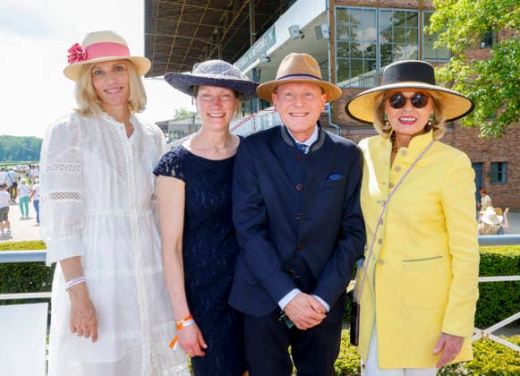 Kerstin Reters, Michaela Frank, Dr. Kirk Nordland, Tini Gräfin Rothkirch beim Fashion Raceday auf der Rennbahn Hoppegarten. *** Kerstin Reters, Michaela Frank, Dr. Kirk Nordland, Tini Gräfin Rothkirch at the Fashion Raceday at Hoppegarten racecourse