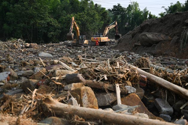 CHONGQING, CHINA - MAY 24: Rescue workers carry out search and rescue operations after extreme rainfalls trigger flash floods and geological disasters on May 24, 2026 in Yongchuan District, Chongqing City, China. Devastating rainstorms struck parts of Southwest China s Chongqing over the weekend, resulting in multiple casualties and missing people in the municipality s Yongchuan and Beibei districts. Rescue efforts are ongoing. As of 2:30 pm on May 24, local authorities reported three deaths and 17 people missing in Yongchuan, with another two people missing in Beibei.  Copyright: xChinaxNewsxServicex 111643846466