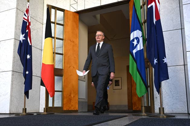 ANTHONY ALBANESE PRESSER, Australian Prime Minister Anthony Albanese arrives to speak to the media during a press conference at Parliament House in Canberra, Monday, May 25, 2026. ( NO ARCHIVING CANBERRA AUSTRALIAN CAPITAL TERRITORY AUSTRALIA  Copyright: xLUKASxCOCHx 20260525153049867661