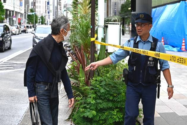 Police respond to suspected irritant spray incident in Tokyo TOKYO, JAPAN - MAY 25: Police officers and emergency responders gather outside the GINZA SIX commercial complex in Tokyo’s Ginza district on May 25, 2026, Tokyo, Japan, after multiple people reported feeling unwell during an incident involving a suspected irritant substance. Authorities are investigating the circumstances of the case. David Mareuil Anadolu Tokyo Japan. Editorial use only. Please get in touch for any other usage.  Copyright: x2026xAnadoluxDavidxMareuilx