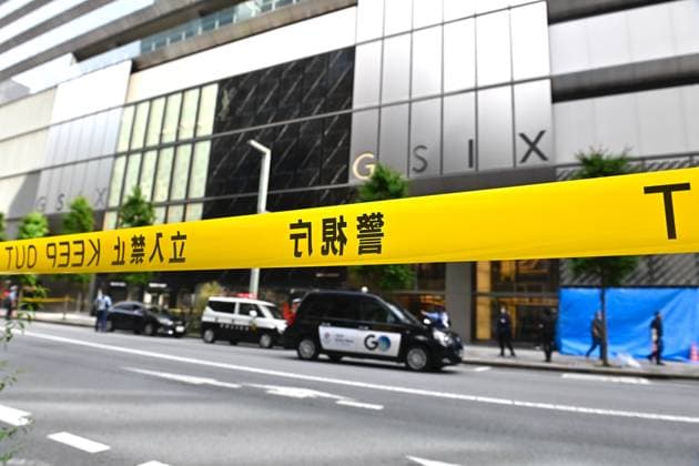 Police respond to suspected irritant spray incident in Tokyo TOKYO, JAPAN - MAY 25: Police officers and emergency responders gather outside the GINZA SIX commercial complex in Tokyo’s Ginza district on May 25, 2026, Tokyo, Japan, after multiple people reported feeling unwell during an incident involving a suspected irritant substance. Authorities are investigating the circumstances of the case. David Mareuil Anadolu Tokyo Japan. Editorial use only. Please get in touch for any other usage.  Copyright: x2026xAnadoluxDavidxMareuilx