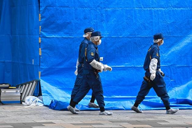 Police respond to suspected irritant spray incident in Tokyo TOKYO, JAPAN - MAY 25: Police officers and emergency responders gather outside the GINZA SIX commercial complex in Tokyo’s Ginza district on May 25, 2026, Tokyo, Japan, after multiple people reported feeling unwell during an incident involving a suspected irritant substance. Authorities are investigating the circumstances of the case. David Mareuil Anadolu Tokyo Japan. Editorial use only. Please get in touch for any other usage.  Copyright: x2026xAnadoluxDavidxMareuilx