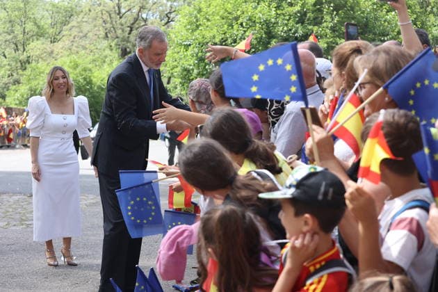 The King presents the XIX European Charles V Award at the Monastery of Yuste Cáceres King Felipe VI, and the President of the Regional Government of Extremadura, María Guardiola, on their arrival at the presentation of the XIX European Charles V Award to the European Committee of the Regions, at the Monastery of San Jerónimo de Yuste, on May 25, 2026, in Cuacos de Yuste, Cáceres, Extremadura Spain The award was collected by the acting President of the Regional Government of Andalusia, The European Committee of the Regions, the consultative assembly which brings together local and regional representatives of the European Union, has received an award for enabling citizens to bring their everyday problems and concerns to the attention of the  Copyright: xJorgexArmestarx 7548385