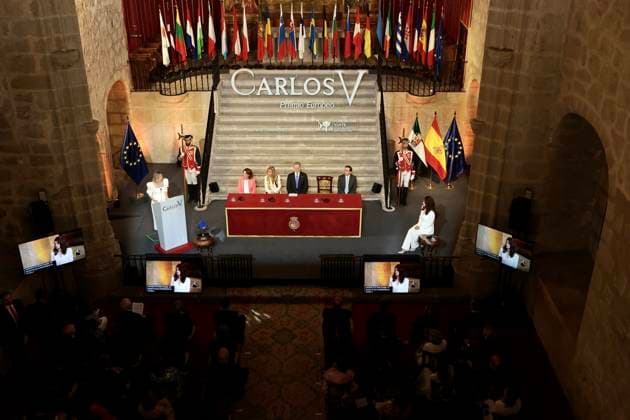 King Felipe VI, accompanied by the Minister of Foreign Affairs, José Manuel Albares, the Vice-President of the European Commission, Teresa Ribera, and the President of the Regional Government of Extremadura, María Guardiola, presides over the presentation of the 19th Carlos V European Award to the European Committee of the Regions, in the Monastery of San Jerónimo de Yuste, on May 25, 2026, in Cuacos de Yuste, Cáceres, Extremadura Spain The award was received by the acting president of the Junta de Andalucía, Juanma Moreno, and the Budapest city councilor Kata Tütto, co-presidents of that body The European Committee of the Regions, the consultative assembly that brings together the local and regional representatives of the European Union,  Copyright: xJorgexArmestarx 7548555