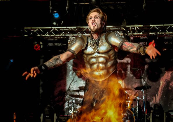 24.05.2026, xlakx, Entertainment, Pfingst-Spectaculum v.l. Die Band Feuerschwanz (Ben Metzner) live beim Pfingst-Spectaculum 2026 im Schlosspark Oranienburg. Oranienburg *** 24 05 2026, xlakx, Entertainment, Pfingst Spectaculum v l The band Feuerschwanz Ben Metzner live at Pfingst Spectaculum 2026 in Oranienburg Palace Park Oranienburg Daniel Lakomski