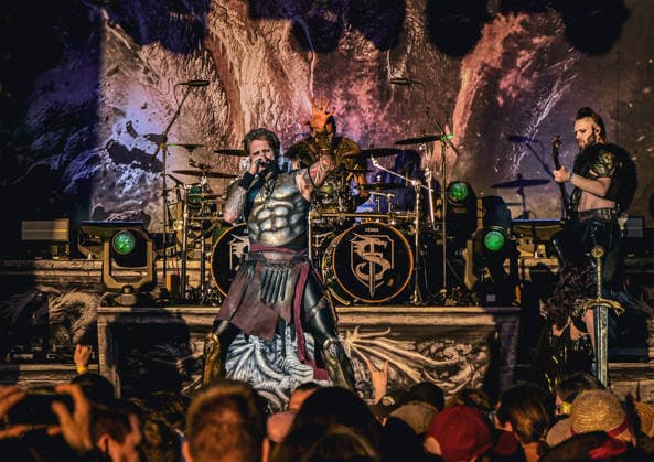 24.05.2026, xlakx, Entertainment, Pfingst-Spectaculum v.l. Die Band Feuerschwanz (Ben Metzner) live beim Pfingst-Spectaculum 2026 im Schlosspark Oranienburg. Oranienburg *** 24 05 2026, xlakx, Entertainment, Pfingst Spectaculum v l The band Feuerschwanz Ben Metzner live at Pfingst Spectaculum 2026 in Oranienburg Palace Park Oranienburg Daniel Lakomski
