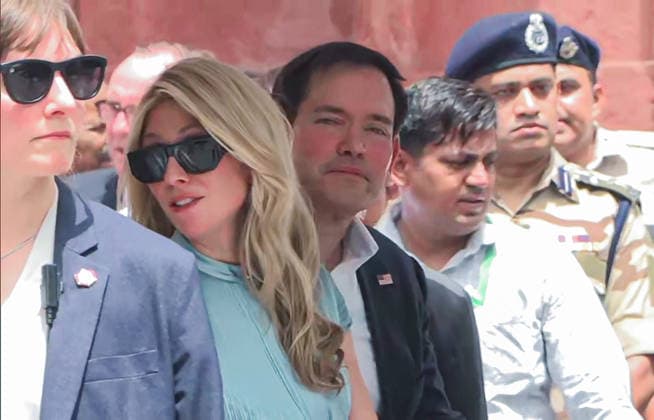 RECORD DATE NOT STATED US Secretary of State Marco Rubio and his wife Jeanette D. Rubio leave from the Taj Mahal Agra Uttar Pradesh , May 25 (ANI): US Secretary of State Marco Rubio and his wife Jeanette D. Rubio leave from the Taj Mahal, in Agra on Monday. (ANI Video Grab) Agra Uttar Pradesh India Copyright: xANIx ANI_20260525006