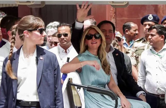 RECORD DATE NOT STATED US Secretary of State Marco Rubio and his wife Jeanette D. Rubio leave from the Taj Mahal Agra Uttar Pradesh , May 25 (ANI): US Secretary of State Marco Rubio and his wife Jeanette D. Rubio leave from the Taj Mahal, in Agra on Monday. (ANI Video Grab) Agra Uttar Pradesh India Copyright: xANIx ANI_20260525008