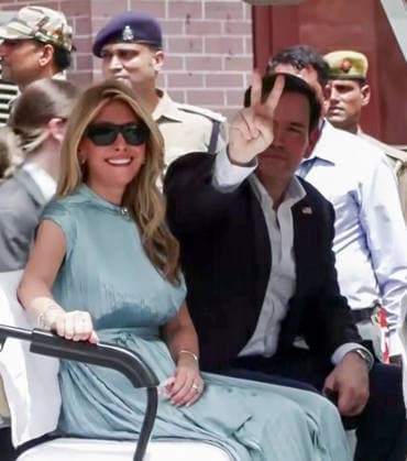 RECORD DATE NOT STATED US Secretary of State Marco Rubio and his wife Jeanette D. Rubio leave from the Taj Mahal Agra Uttar Pradesh , May 25 (ANI): US Secretary of State Marco Rubio and his wife Jeanette D. Rubio leave from the Taj Mahal, in Agra on Monday. (ANI Video Grab) Agra Uttar Pradesh India Copyright: xANIx ANI_20260525009