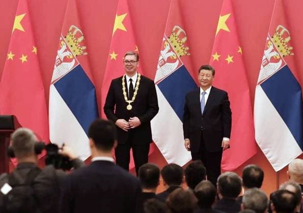 China Serbia 9173244 25.05.2026 Chinese President Xi Jinping and Serbian President Aleksandar Vucic, left, awarded the Order of Friendship pose for a photo at the Great Hall of the People in Beijing, China. Alexey Tashchilin Sputnik Beijing China  Copyright: xAlexeyxTashchilinx