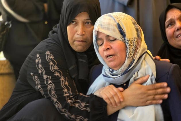 Mourners bid farewell to victims of Israeli strike in Khan Younis Palestinians mourn during the funeral of a child and a woman who were killed in an Israeli strike targeting the Ghaith camp area in Mawasi Khan Younis in the southern Gaza Strip on May 25, 2026. Photo by Tariq Mohammad APA Images Khan Yunis Gaza Strip Palestinian Territory 250526_Khan_Yunis_TM_02(16) Copyright: xapaimagesxTariqxMohammad xapaimagesx