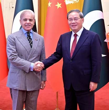 May 25, 2026, Pakistan: Prime Minister of Pakistan, Muhammad Shehbaz Sharif, Meets with Li Qiang, Prime Minister of the People s Republic of China, in Beijing Pakistan  - ZUMAas3_ 20260525_zaf_as3_011 Copyright: xPPIx