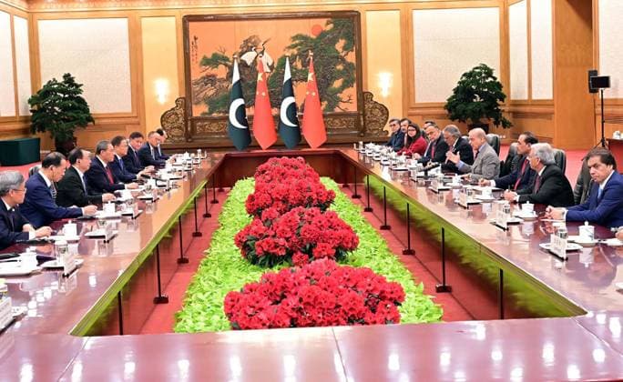 May 25, 2026, Pakistan: Prime Minister of Pakistan Muhammad Shehbaz Sharif Meets Prime Minister of the Peoples Republic of China Li Qiang in Beijing with Field Marshal Syed Asim Munir Present Pakistan  - ZUMAas3_ 20260525_zaf_as3_015 Copyright: xPPIx