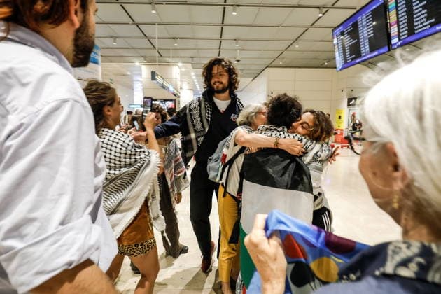 May 25, 2026, Venice, Rome, Italy: May 25, 2026, Venice, Marco Polo Airport - Beatrice Lio and Simone Zambrin, members of the Global Sumud Flotilla, return to Italy after their second peaceful expedition to Gaza to call for the opening of a humanitarian corridor and an end to the blockade of the Strip. Venice Italy  - ZUMAa289 20260525_zia_a289_003 Copyright: xMircoxToniolox xAgfx