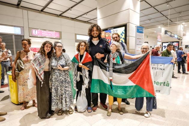May 25, 2026, Venice, Rome, Italy: May 25, 2026, Venice, Marco Polo Airport - Beatrice Lio and Simone Zambrin, members of the Global Sumud Flotilla, return to Italy after their second peaceful expedition to Gaza to call for the opening of a humanitarian corridor and an end to the blockade of the Strip. Venice Italy  - ZUMAa289 20260525_zia_a289_006 Copyright: xMircoxToniolox xAgfx
