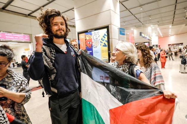 May 25, 2026, Venice, Rome, Italy: May 25, 2026, Venice, Marco Polo Airport - Beatrice Lio and Simone Zambrin, members of the Global Sumud Flotilla, return to Italy after their second peaceful expedition to Gaza to call for the opening of a humanitarian corridor and an end to the blockade of the Strip. Venice Italy  - ZUMAa289 20260525_zia_a289_005 Copyright: xMircoxToniolox xAgfx