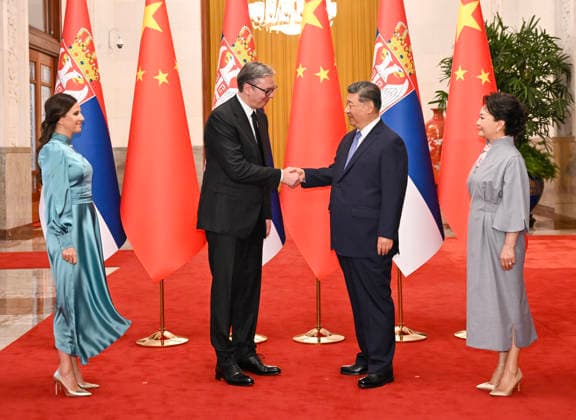 (260525) -- BEIJING, May 25, 2026 -- Chinese President Xi Jinping and his wife Peng Liyuan hold a welcome ceremony for Serbian President Aleksandar Vucic and his wife Tamara Vucic in the Northern Hall of the Great Hall of the People prior to the talks between Xi and Vucic in Beijing, capital of China, May 25, 2026. Xi held talks with Vucic, who is on a state visit to China, at the Great Hall of the People in Beijing on Monday. ) CHINA-BEIJING-XI JINPING-SERBIAN PRESIDENT-TALKS (CN) XiexHuanchi 