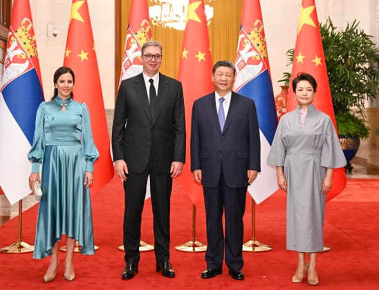 (260525) -- BEIJING, May 25, 2026 -- Chinese President Xi Jinping and his wife Peng Liyuan pose for a group photo with Serbian President Aleksandar Vucic and his wife Tamara Vucic prior to the talks between Xi and Vucic in Beijing, capital of China, May 25, 2026. Xi held talks with Vucic, who is on a state visit to China, at the Great Hall of the People in Beijing on Monday. ) CHINA-BEIJING-XI JINPING-SERBIAN PRESIDENT-TALKS (CN) XiexHuanchi 
