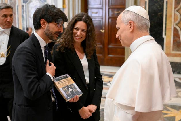 ITALY - POPE LEO XIV RECEIVES MEMBERS OF THE EUROPEAN PARLAMENT S DEMOGRAPHY INTERGROUP IN A PRIVATE AUDIENCE AT THE VATICAN - 2026 5 25 Italy, Rome, Vatican, 2026 5 25. Pope Leo XIV receives Members of the European Parliament s Demography Intergroup in a private audience at the Vatican EDITORIAL USE ONLY - NO BOOKS Copyright: xVATICANxMEDIAx