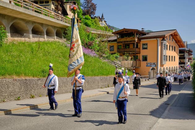 Berchtesgaden, Deutschland 25.05.2026: Im Bild: Umzug der Bergknappen im Markt Berchtesgaden Salzbergwerk Bayern *** Berchtesgaden, Germany 25 05 2026 In the picture Procession of miners in the market town of Berchtesgaden Salt Mine Bavaria Copyright: xFotostandx xWassmuthx