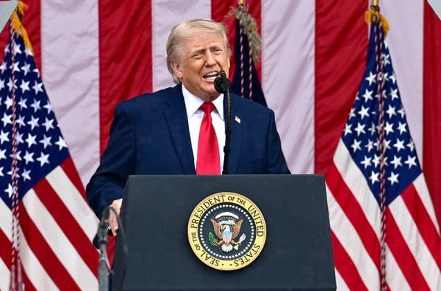 Trump Remarks on Memorial Day at Arlington National Cemetery United States President Donald J Trump delivers remarks in the Amphitheater after laying a wreath at the Tomb of the Unknowns at Arlington National Cemetery in Arlington, Virginia on Memorial Day, Monday, May 25, 2026. Credit: Kyle Mazza Pool via CNP Arlington Virginia United States of America EDITORIAL USE ONLY Copyright: xx KMZ_4552 1 KylexMazzax-xPoolxviaxCNPx cnpphotos334916