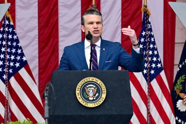Trump Remarks on Memorial Day at Arlington National Cemetery United States Secretary of War Pete Hegseth delivers remarks in the Amphitheater after US President Donald J Trump laid a wreath at the Tomb of the Unknowns at Arlington National Cemetery in Arlington, Virginia on Memorial Day, Monday, May 25, 2026. Credit: Kyle Mazza Pool via CNP Arlington Virginia United States of America EDITORIAL USE ONLY Copyright: xx KMZ_4129 KylexMazzax-xPoolxviaxCNPx cnpphotos334919
