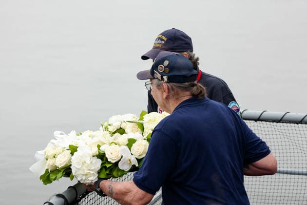 New York, NY- May 25: Mayor Zohran Kwame Mamdani Attends the Intrepid Museum Memorial Day Ceremony and participates in Ceremonial Wreath Throwing into Hudson River with Ken Fisher, Admiral Karl Thomas, City Council Member Julie Mennin, Frank Morano, Captain Johnathan Andrechik, and Congressman Dan Goldman on May 25 2026 Credit: Camara Porter USA  - ZUMAa123 20260525_zaa_a123_037 Copyright: xAdMediax