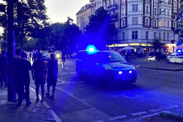 Berlin, Deutschland, 25.05.2026: Polizei nach Schießerei an der Ecke Urbanstraße Graefestraße im Bezirk Kreuzberg *** Berlin, Germany, 25 05 2026 Police after shooting at the corner of Urbanstraße and Graefestraße in the Kreuzberg district Copyright: xdtsxNachrichtenagenturx dts_120180