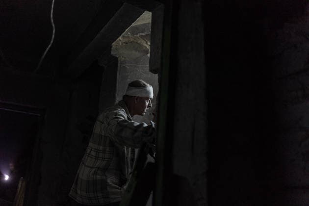 Russian attack on Ukraine s Kramatorsk KRAMATORSK, UKRAINE - MAY 25: A man injured in a basement as an air raid warning sounded following a Russian attack with KAB bombs in the centre of Kramatorsk, Ukraine, on May 25, 2026. Diego Herrera Carcedo Anadolu Kramatorsk Ukraine. Editorial use only. Please get in touch for any other usage.  Copyright: x2026xAnadoluxDiegoxHerreraxCarcedox