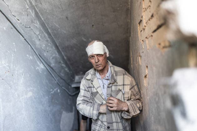 Russian attack on Ukraine s Kramatorsk KRAMATORSK, UKRAINE - MAY 25: A man injured in a basement as an air raid warning sounded following a Russian attack with KAB bombs in the centre of Kramatorsk, Ukraine, on May 25, 2026. Diego Herrera Carcedo Anadolu Kramatorsk Ukraine. Editorial use only. Please get in touch for any other usage.  Copyright: x2026xAnadoluxDiegoxHerreraxCarcedox