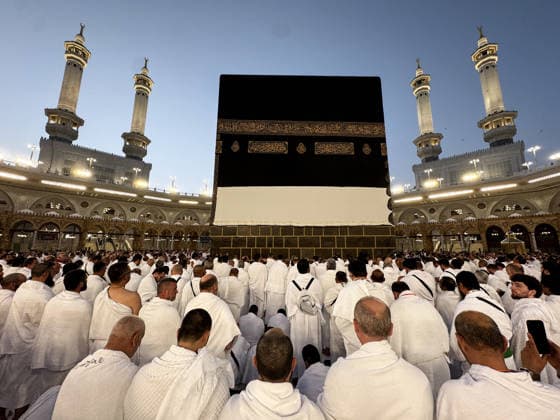 Muslim pilgrim candidates continue their acts of worship in Mecca MECCA, SAUDI ARABIA - MAY 25: Muslim pilgrims, having reached the Haram al-Sharif (Masjid al-Haram), perform tawaf and sa’i in ihram around the area where the Kaaba is located, as they pray and make supplications in Mecca, Saudi Arabia, on May 25, 2026. Ali Atmaca Anadolu Mecca Saudi Arabia. Editorial use only. Please get in touch for any other usage.  Copyright: x2026xAnadoluxAlixAtmacax