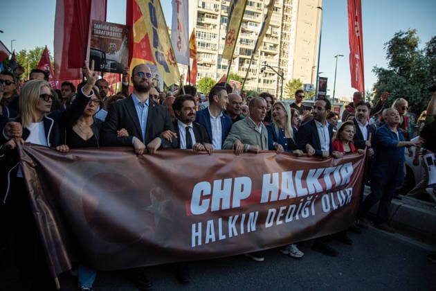 May 25, 2026, Istanbul, Istanbul, Turkey: Supporters of the Republican PeopleÃ¢â‚¬â ¢s Party (CHP), civil society organizations and citizens gathered in a sit-in protest in Sisli, Istanbul, Turkey, after a court decision appointed former CHP Chairman Kemal Kilicdaroglu in place of CHP Chairman Ozgur Ozel and following police intervention at the CHP Headquarters. Protesters gathered under the slogan Ã¢â‚¬oeWe are meeting in Istanbul to defend the will of the people and strengthen our struggle for democracy and justice,Ã¢â‚¬Â carrying banners and chanting slogans during the demonstration. The protest highlighted concerns over democracy, political representation and judicial intervention in politics. Istanbul Turkey - ZUMAt171 20260525_zip_t171_045 Copyright: xAbdullahxTepelix