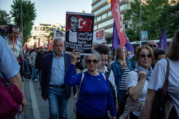 May 25, 2026, Istanbul, Istanbul, Turkey: Supporters of the Republican PeopleÃ¢â‚¬â ¢s Party (CHP), civil society organizations and citizens gathered in a sit-in protest in Sisli, Istanbul, Turkey, after a court decision appointed former CHP Chairman Kemal Kilicdaroglu in place of CHP Chairman Ozgur Ozel and following police intervention at the CHP Headquarters. Protesters gathered under the slogan Ã¢â‚¬oeWe are meeting in Istanbul to defend the will of the people and strengthen our struggle for democracy and justice,Ã¢â‚¬Â carrying banners and chanting slogans during the demonstration. The protest highlighted concerns over democracy, political representation and judicial intervention in politics. Istanbul Turkey - ZUMAt171 20260525_zip_t171_029 Copyright: xAbdullahxTepelix