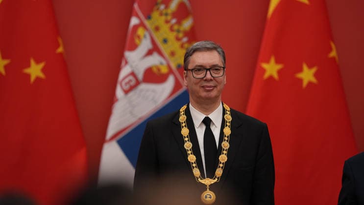 BEIJING, CHINA - MAY 25: Serbian President Aleksandar Vucic receives the Friendship Medal on May 25, 2026 in Beijing, China. Chinese President Xi Jinping awarded Serbian President Aleksandar Vucic the Friendship Medal of the People s Republic of China in Beijing on May 25. Serbian President Aleksandar Vucic arrived in Beijing on May 24 for his first state visit to China that will run through May 28.  Copyright: xVCGx 111644023190